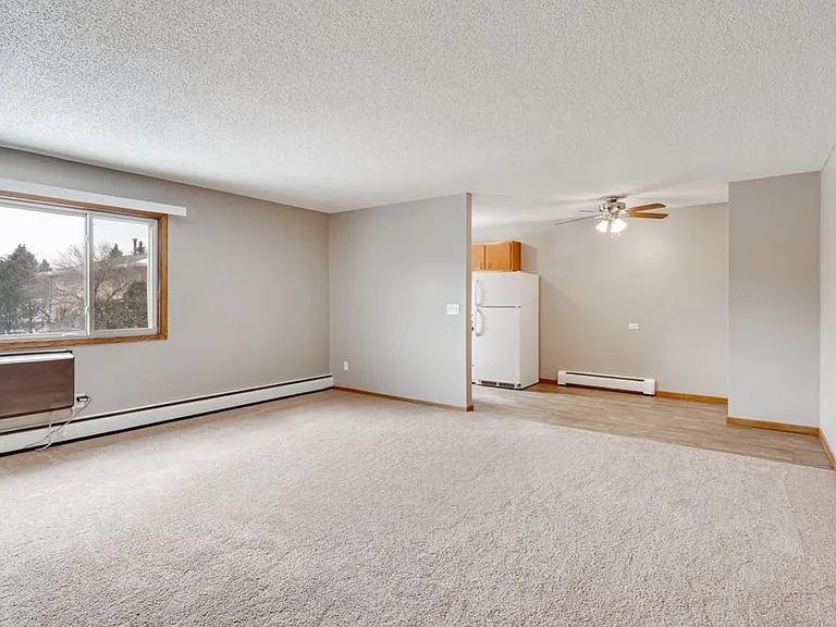 Moore Lake Apartments — Photo 37