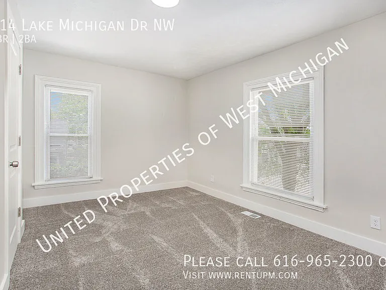 614 Lake Michigan Dr NW — Photo 10