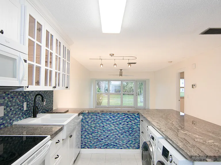 13741 Flora Pl #B — Photo 4