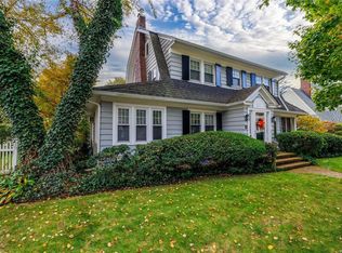 2 Cornwell St, Rockville Centre, NY 11570