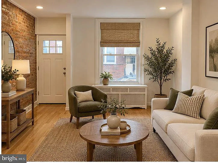 2 bed, 1.5 bath, 840 sqft, $1,975 — Photo 2