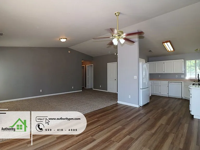 1729 Marigold Way — Photo 10