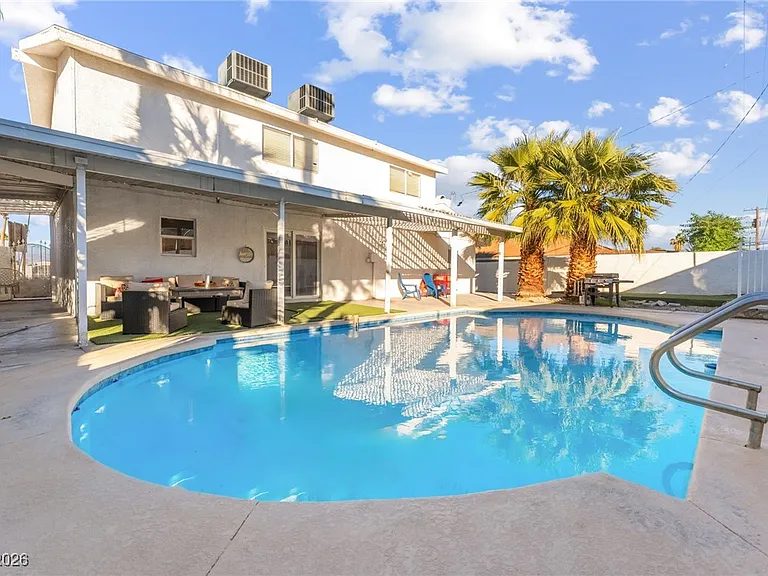 2419 Vegas Valley Dr — Photo 37