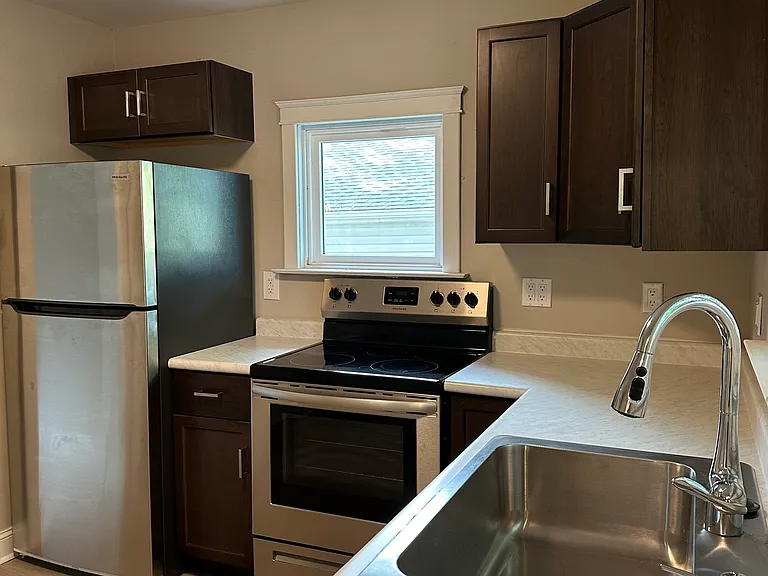 526 Beech St — Photo 3