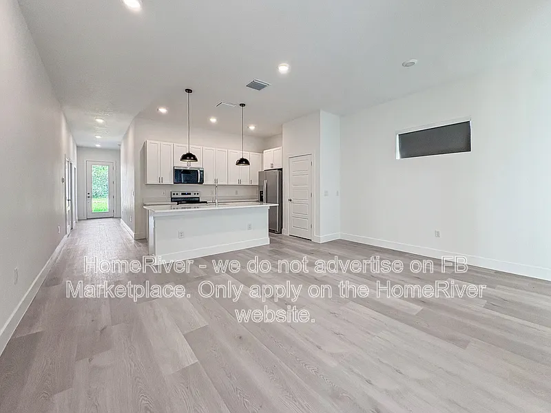 3 bed, 2.0 bath, 1320 sqft, $1,650 — Photo 4