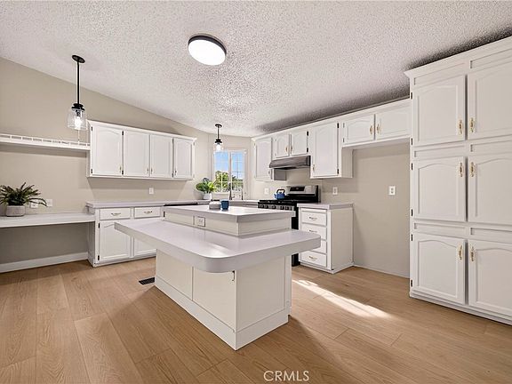 3rd image of 97 Gold Mountain Rd