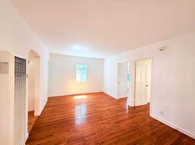 637 E. Rose Avenue