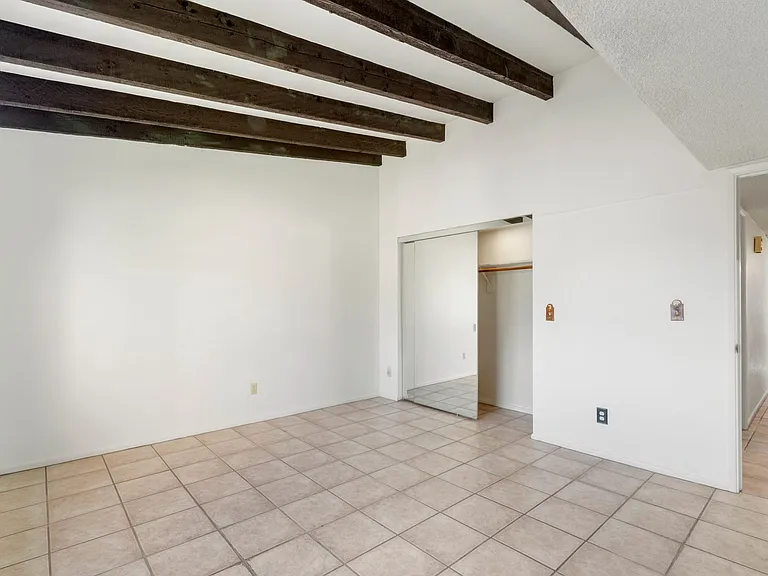524 N Dodge Blvd — Photo 15
