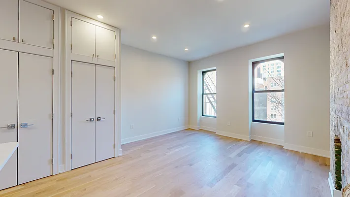 Rented by Bond New York | media 21