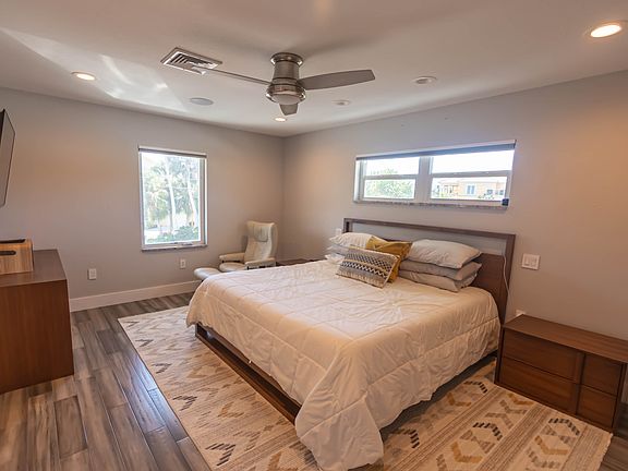 3rd image of 909 Casey Cove Dr