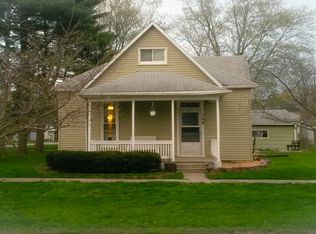 108 N West A St, La Place, IL 61936