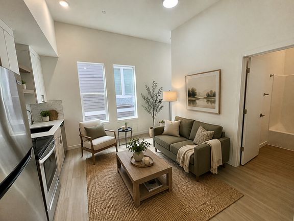 3rd image of 7110 N Greenwich Ave #14