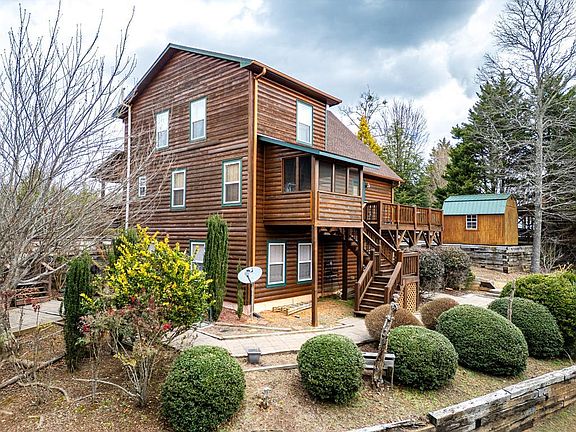 2nd image of 210 Pin Oak Rdg