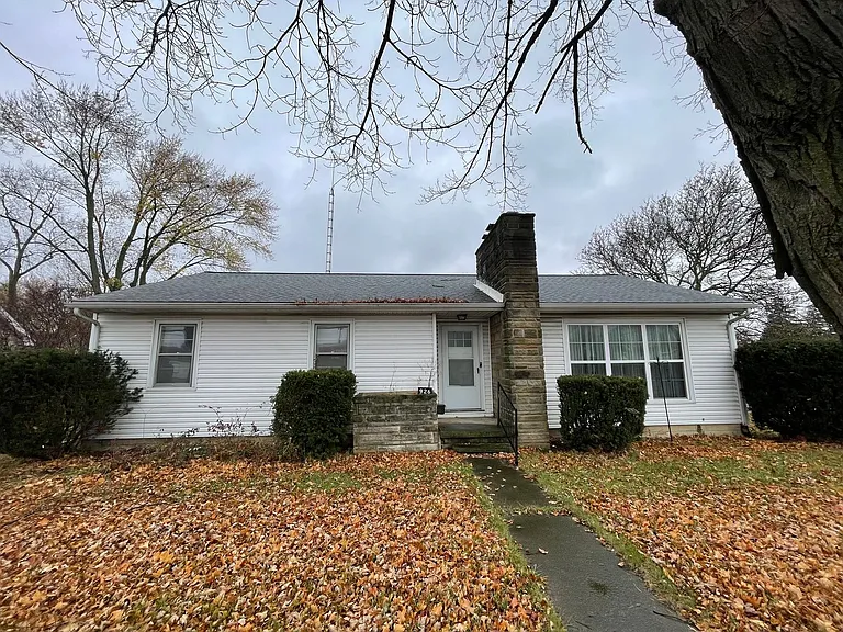 926 E Main St — Photo 13