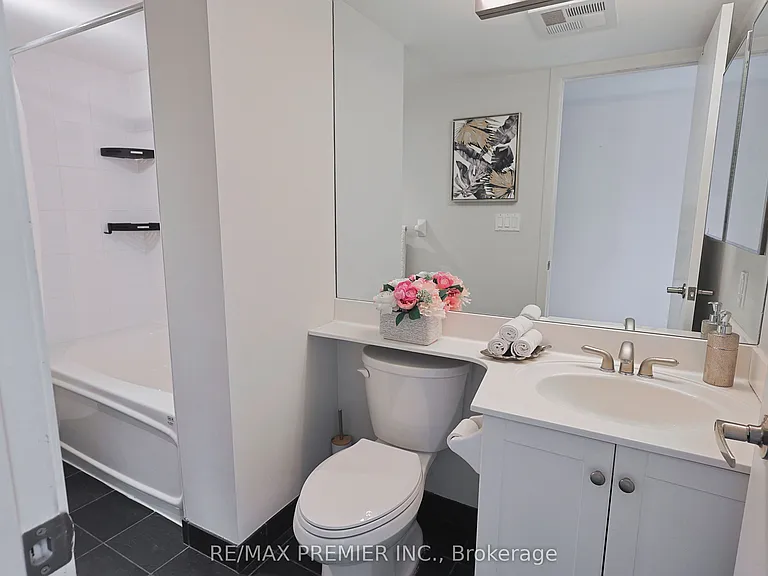 210 Victoria St #4407 — Photo 41