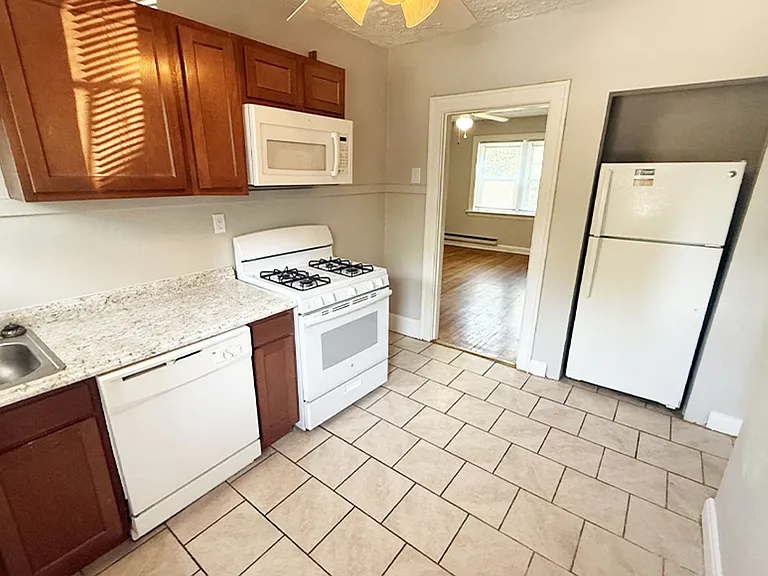 415-419-423 Probasco St — Photo 21