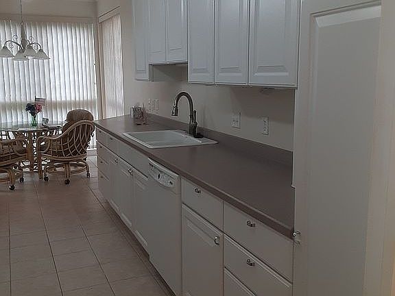 Kitchen right side