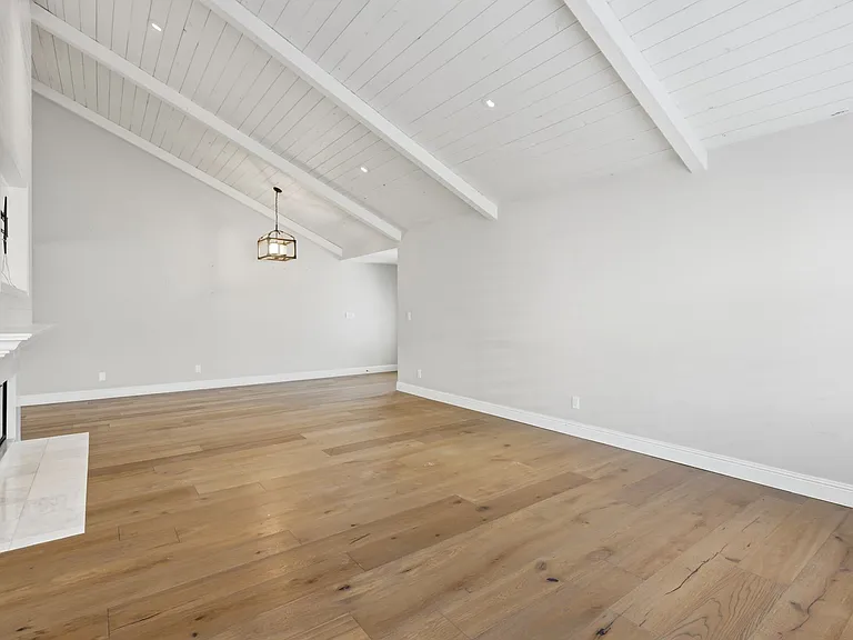 3235 W Sierra Dr — Photo 12