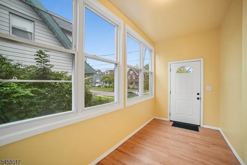3 bed, 2.0 bath, $3,900 — Photo 2