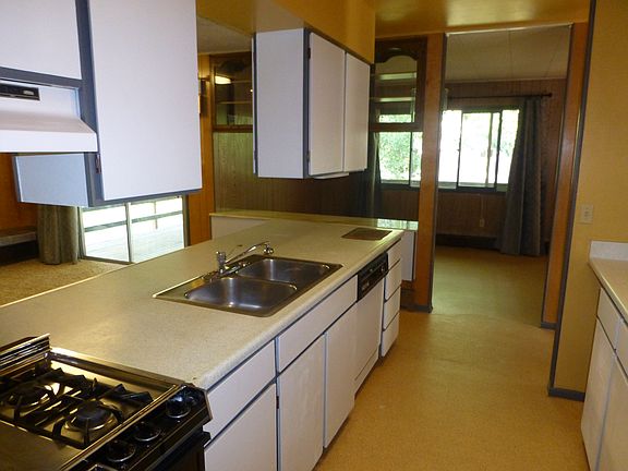 Kitchen off FR and DR