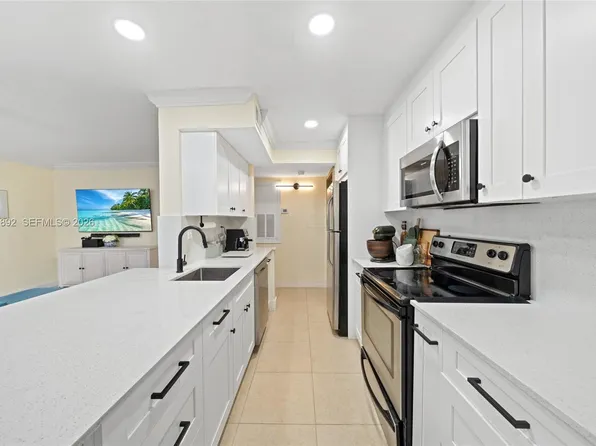 15599 SW 106th Ln APT 1209, Miami, FL 33196