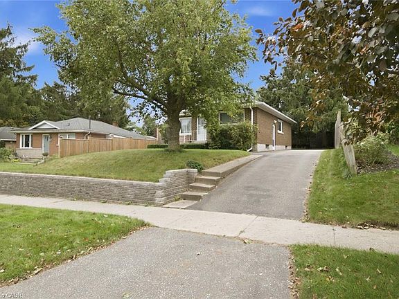 2nd image of 261 Kipling Ave