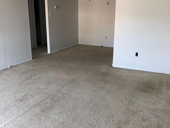 4th image of 5200 Hilltop Dr APT M25