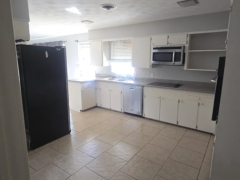 8057 Fall River Dr — Photo 3
