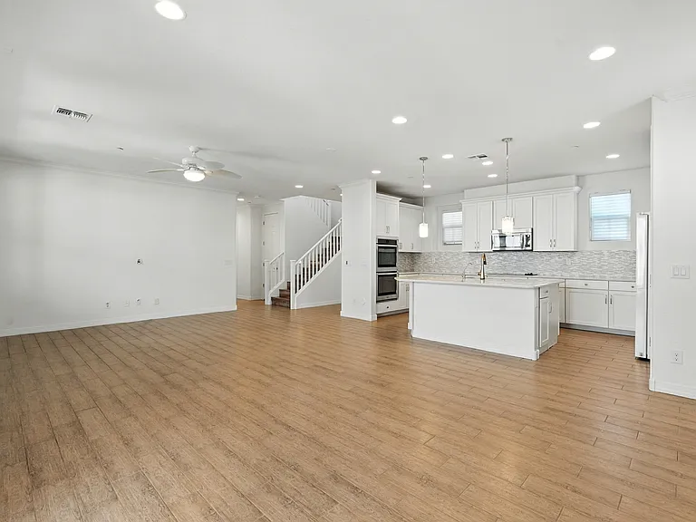 4644 E Beck Ln — Photo 26