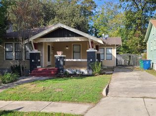 325 Queen Anne Ct, San Antonio, TX 78209