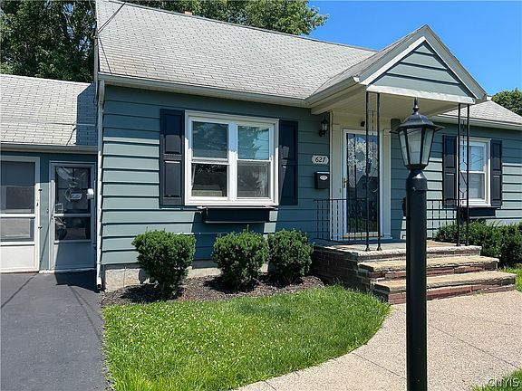 2nd image of 627 Delmar Pl