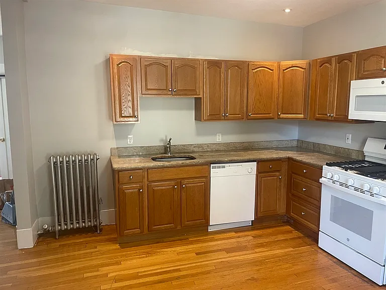 4 Blaney St #2 — Photo 18