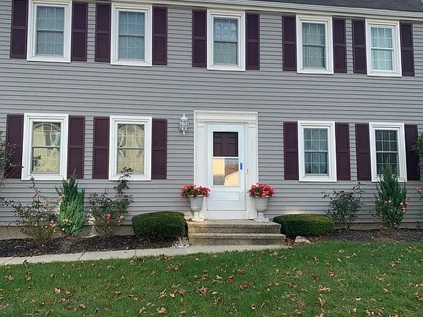1 Heritage Sq, Mansfield, CT 06250