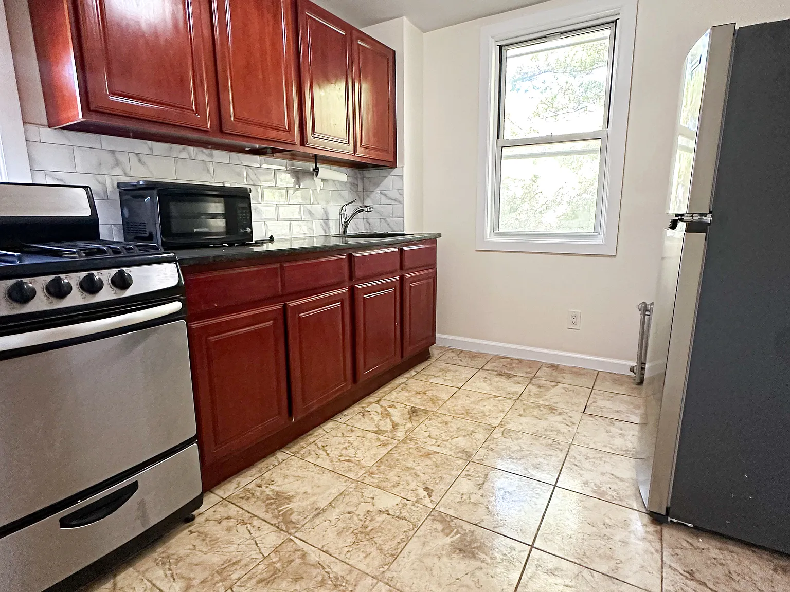1 bed, $2,000 — Photo 1