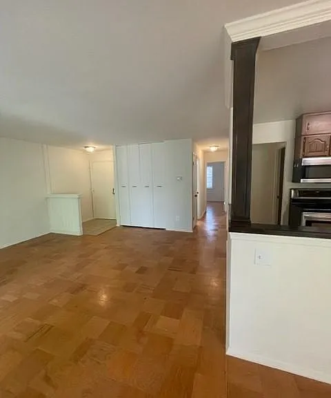 220 Crocker Dr #E — Photo 5