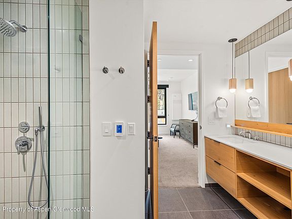 4th image of 119 Wood Rd #403