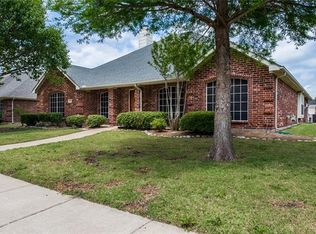 10202 Evergreen Dr, Rowlett, TX 75089