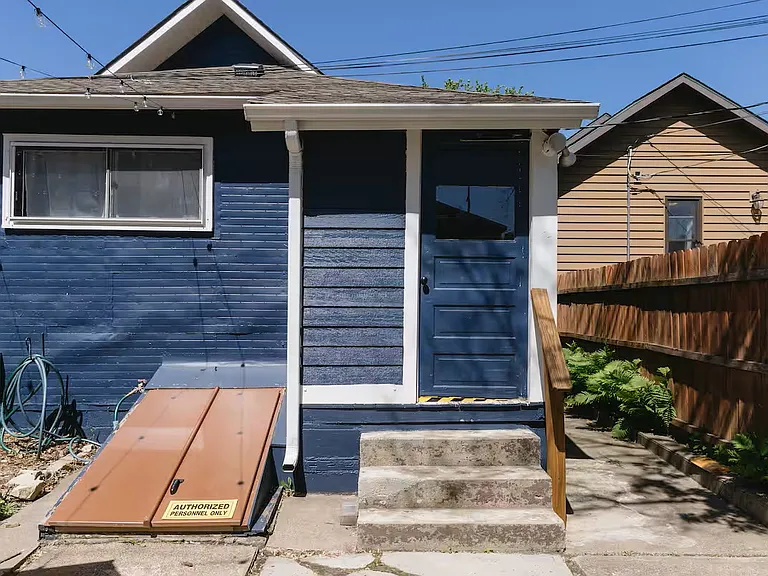 216 Liberty St — Photo 49