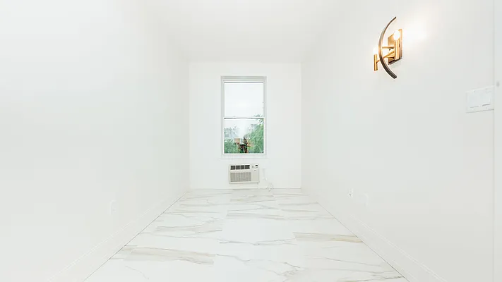 Rented by Nooklyn NYC LLC | media 18