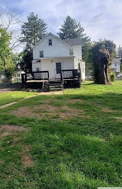2nd image of 26 Sherman St