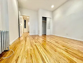 Rented by HOLTON REAL ESTATE INC.