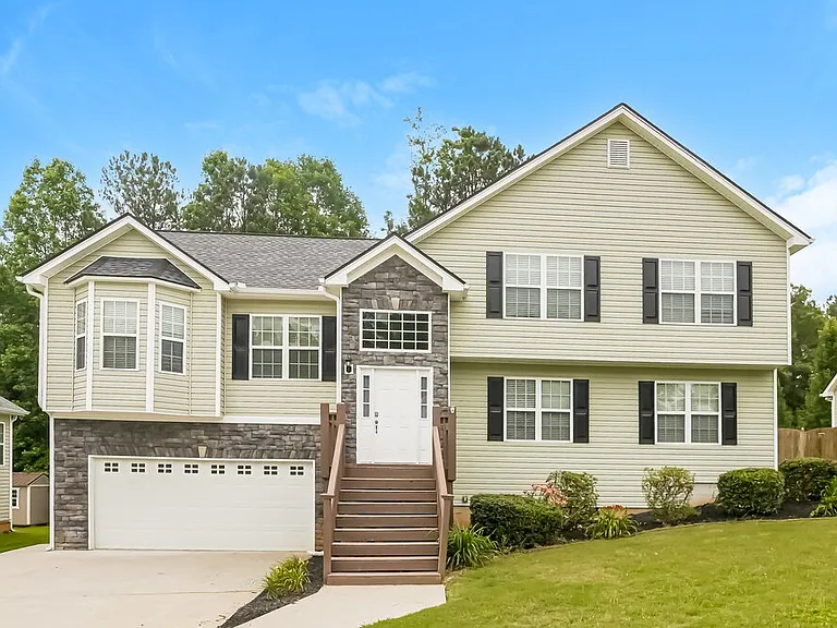 427 Steadham Ct — Photo 1