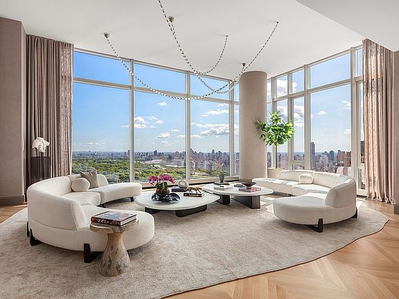 3rd image of 217 W 57th St APT 39B