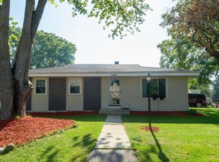 3421 Monarch Dr, Racine, WI 53406