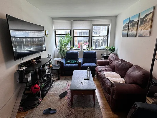 Rented by J PRESTON AND ASSOCIATES INC | media 4