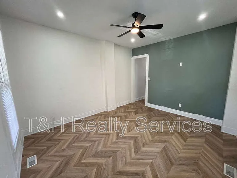 1146 Olive St — Photo 7