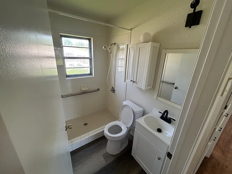 1009 Jet Dr — Photo 4