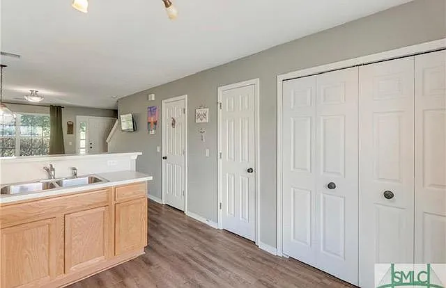2 bed, 1024 sqft, $1,800 — Photo 4