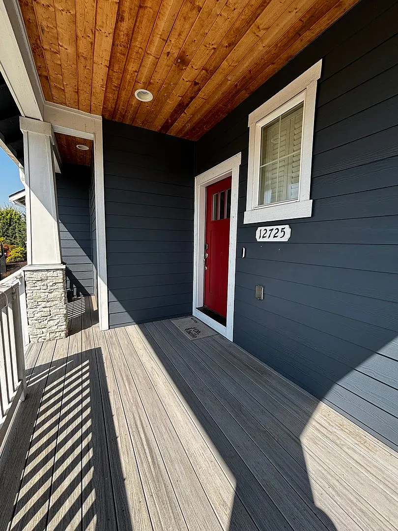 Stunning Puyallup Home — Photo 2