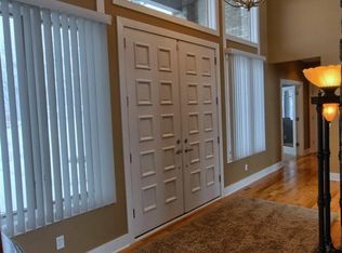 1370 Edgewater Dr, Fenton, MI 48430